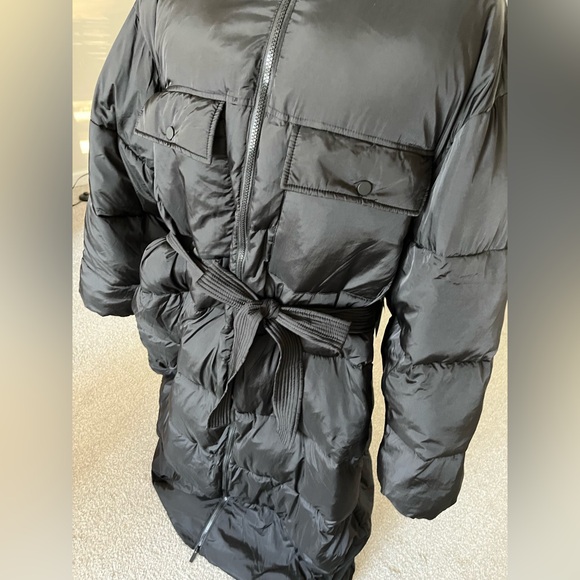 Good American Women’s Black Puffer Winter Coat - Picture 7 of 15